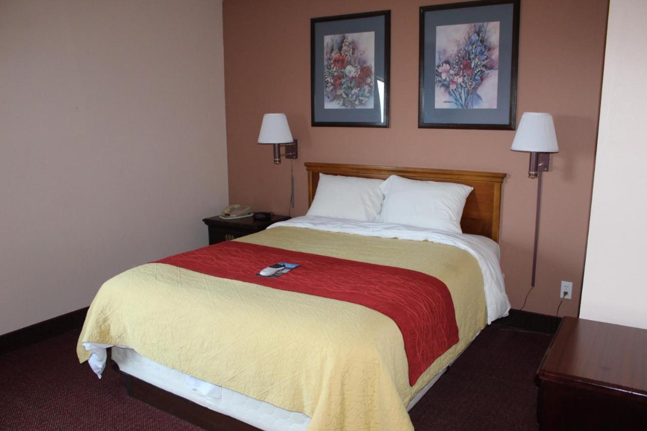 Hotel Super 8 By Wyndham Chenoa Esterno foto